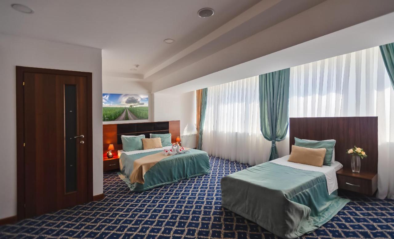 Demir Yol Plaza Hotel Baku Exteriör bild